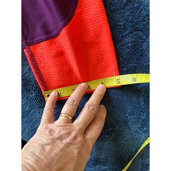 Under Armor Compression Maroon and Orange‎ Capri Leggings Size Large (D3) - Picture 10 of 10